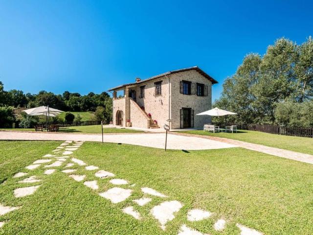 Lussuoso casale in vendita Via dei Tre Colli SP 53, Tarano, Lazio