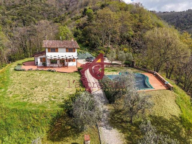 Lussuoso casale in vendita Via Francesco Martini, Massa e Cozzile, Toscana