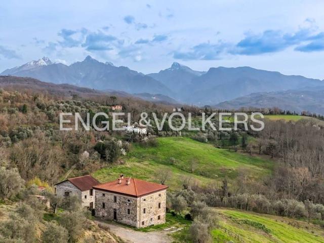 Lussuoso casale in vendita Via Predamura, Fivizzano, Toscana