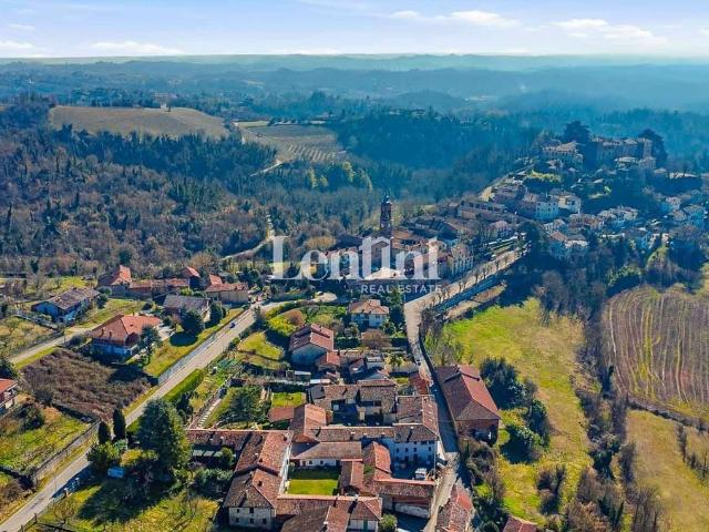 Lussuoso casale in vendita Via Roma, Passerano Marmorito, Asti, Piemonte
