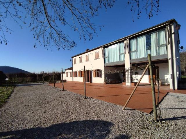 Lussuoso casale in vendita Abano Terme, Italia