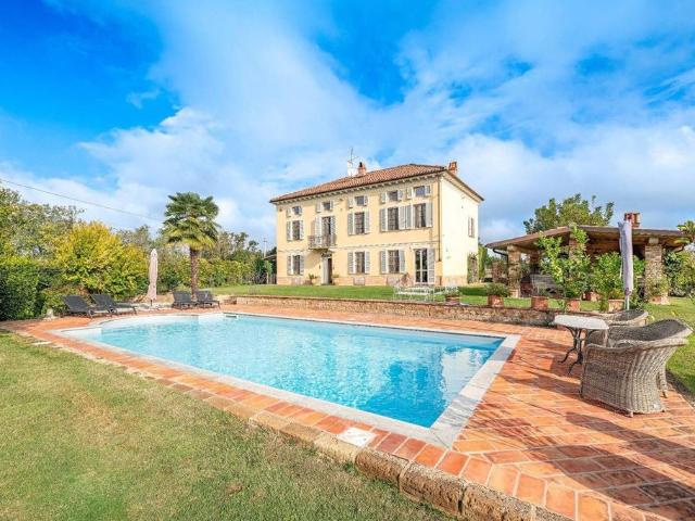 Lussuoso casale in vendita Altavilla Monferrato, Piemonte