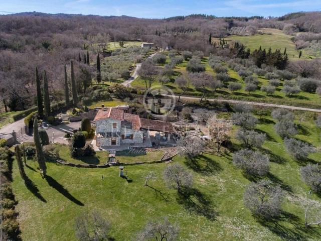 Lussuoso casale in vendita Castiglione d'Orcia, Toscana