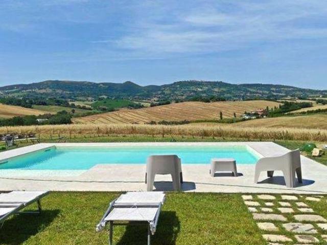 Lussuoso casale in vendita Casale In Pietra Con Ampio Parco Privato, Cingoli, Marche
