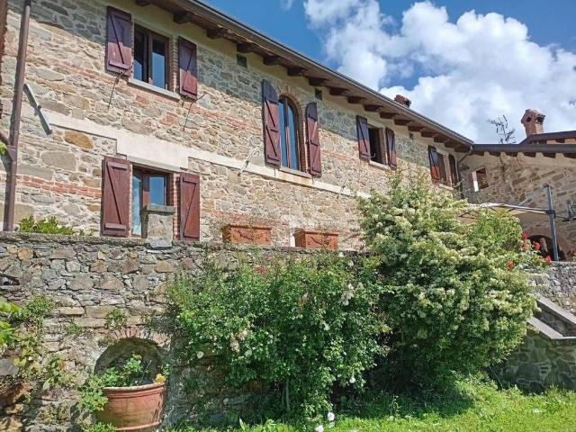Lussuoso casale in vendita Casola in Lunigiana, Italia