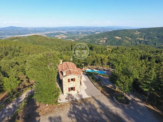 Lussuoso casale in vendita Cetona, Toscana