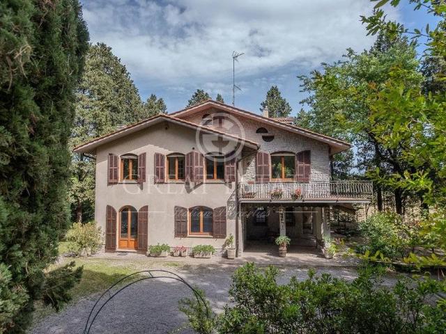 Lussuoso casale in vendita Cetona, Italia