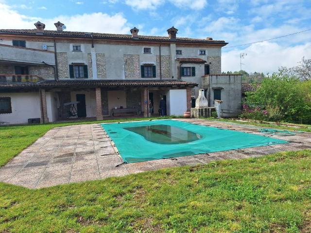 Lussuoso casale in vendita Frazione Rezzanello, Gazzola, Emilia Romagna