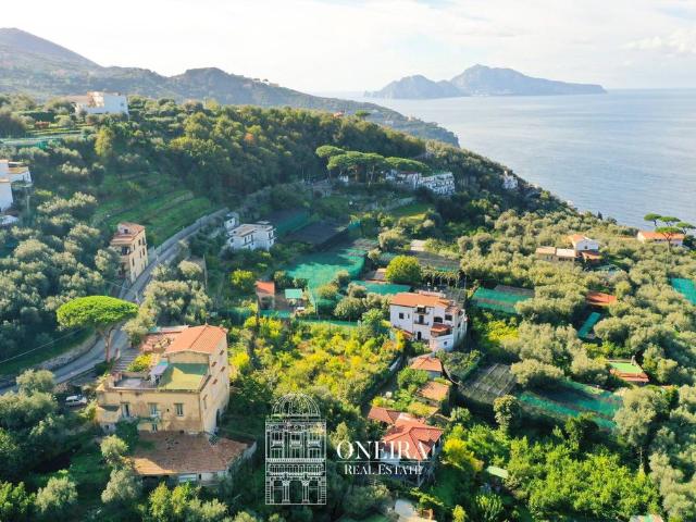 Lussuoso casale in vendita Massa Lubrense, Italia