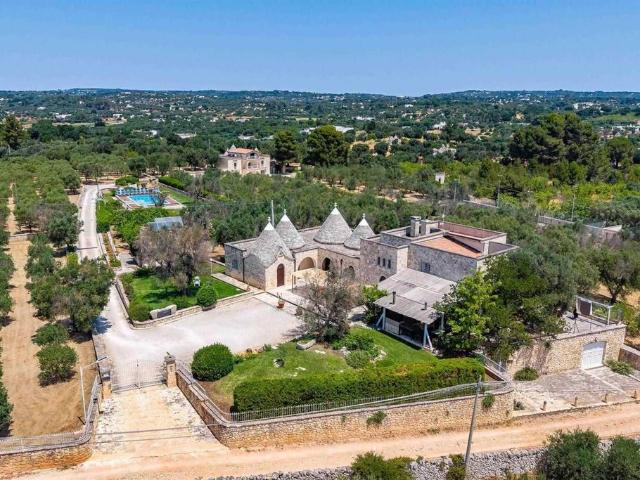 Lussuoso casale in vendita Ostuni, Italia