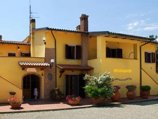 Lussuoso casale in vendita Palaia, Toscana