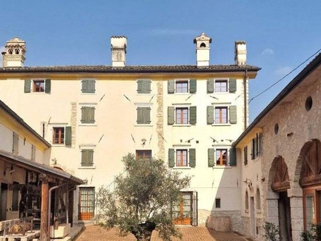 Lussuoso casale in vendita Via Enzo Ferrari, Caprino Veronese, Verona, Veneto