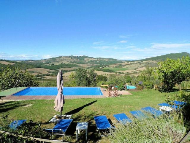 Lussuoso casale in vendita Radicondoli, Italia