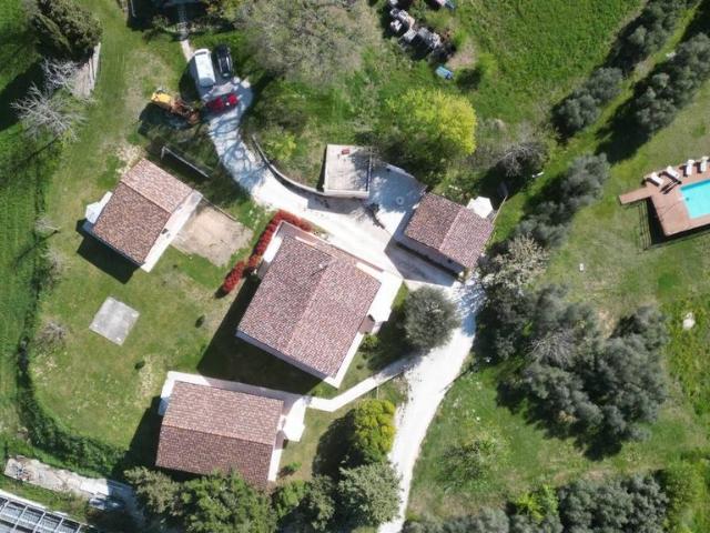 Lussuoso casale in vendita San Severino Marche, Italia