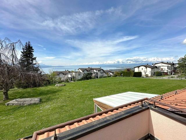 Lutry Schöne renovierte 130 m2 Wohnung mit Seeblick
