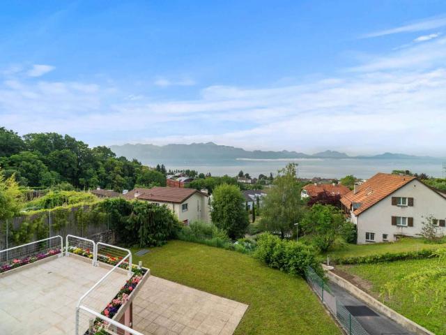 LUTRY SUD Maison individuelle avec vue imprenable et piscine intérieure | dreamo. Ch