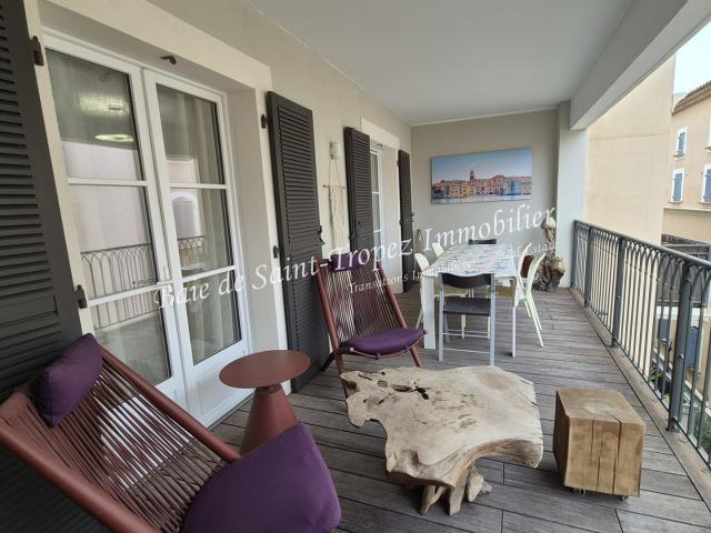 Luxueux appartement de 92m2 et terrasse de 15m2 en plein coeur de Saint Tropez