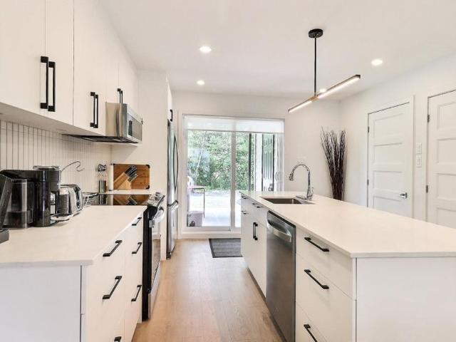 Luxueux condo neuf 4½ à louer – 1575$ / mois