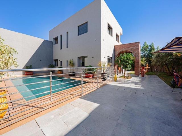 Luxueux villa à vendre meublé Route de Fès