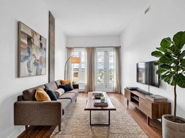 LUXUEUX 3½ | MONTCALM | VUE IMPRENABLE