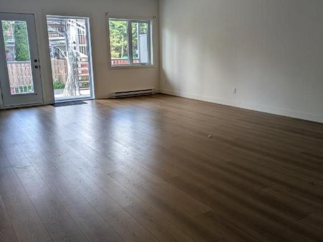 LUXUEUX 4 1/2 À LOUER À MONTRÉAL