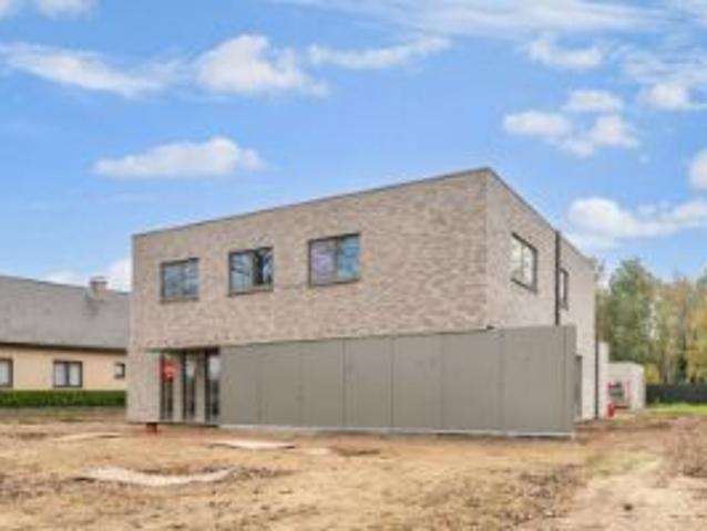 Luxueuze half open villa met 3 slaapkamers in landelijke.