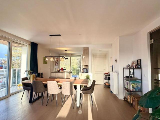 Luxueus afgewerkt appartement te huur te Destelbergen centrum