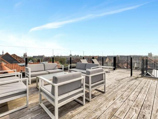 Luxueus afgewerkte duplex penthouse met ruime terrassen e.