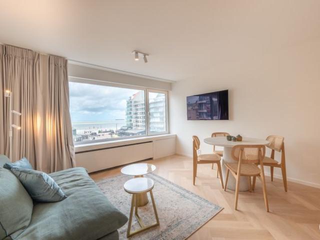 Luxueus afgewerkte studio met slaaphoek op het Van Bunnenpl