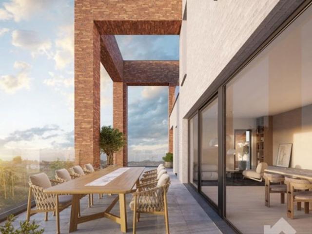 Luxueus appartement met 2 slpks, terras, parking en berging