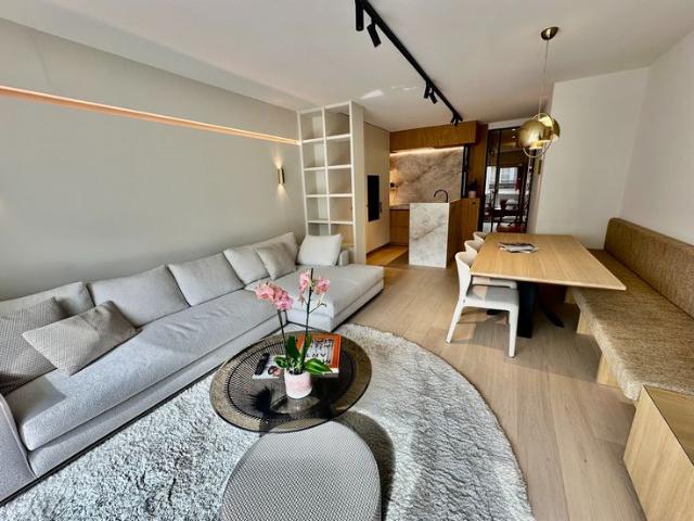 Luxueus appartement met zijdelings zeezicht, gelegen tuss.