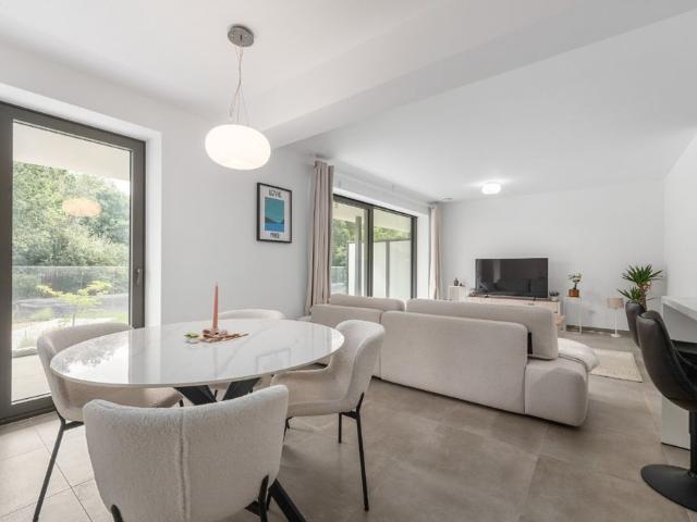 Luxueus appartement in idylische groene omgeving te Stekene