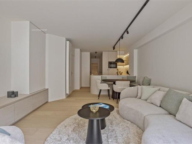Luxueus appartement te koop met zijdelings zeezicht, Knokke!