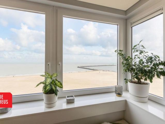 Luxueus gerenoveerd appartement met 2 slpk en frontaal zi.