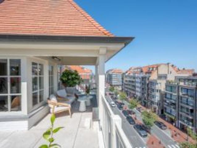 Luxueus gerenoveerd duplex dakappartement met mooie zonnete