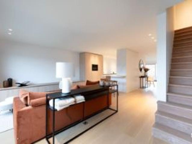 Luxueus gerenoveerd en uitstekend gelegen duplex met pracht
