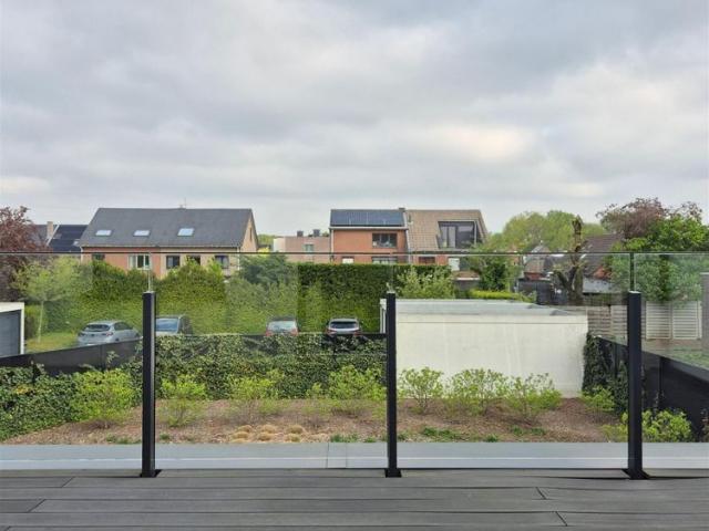 Luxueus laag energie appartement met garage in Sint Niklaas