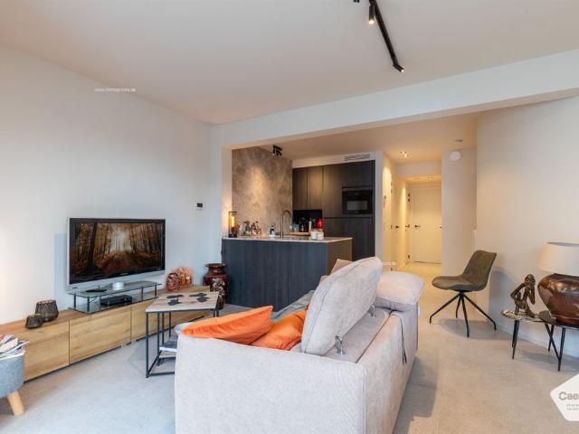 Luxueus tweeslaapkamer appartement met lateraal zeezicht!