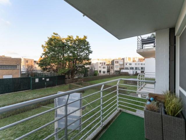 Luxueus 1 slaapkamerappartement met Terras in Sea Garden.