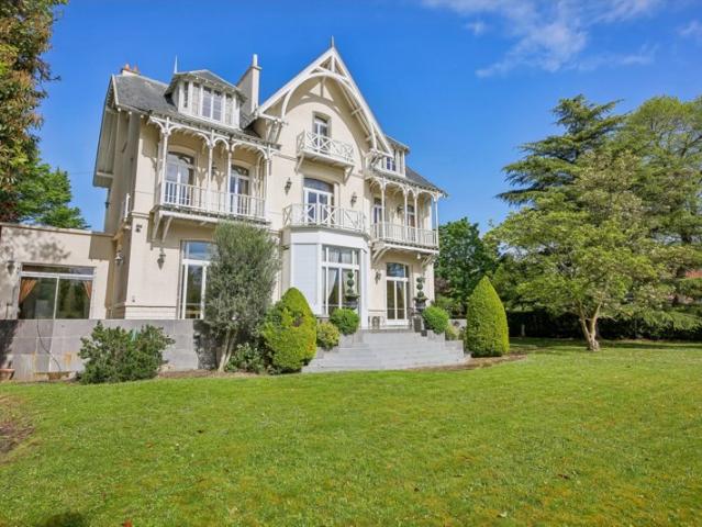 Luxueuse villa à Croissy sur Seine