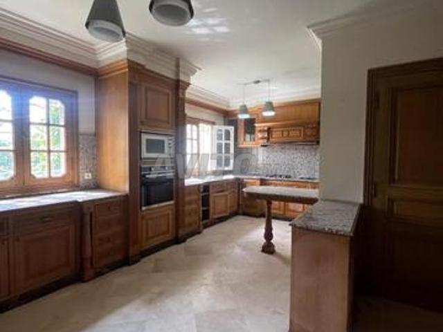 Luxueuse villa meublée à Louer Quartier CIL