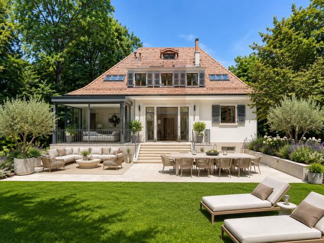 Luxueuse villa rénovée proche de l'Ecole internationale Leonard Properties SA