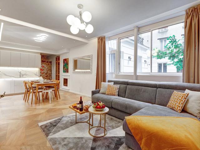 Luxueuse Suite Haussmanienne: Confort & Élégance loyer tout inclus