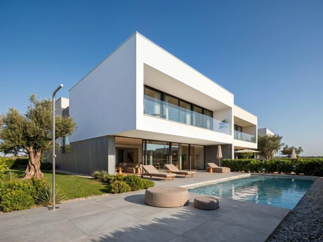 Luxuosa Moradia com Vista Mar em Lagos