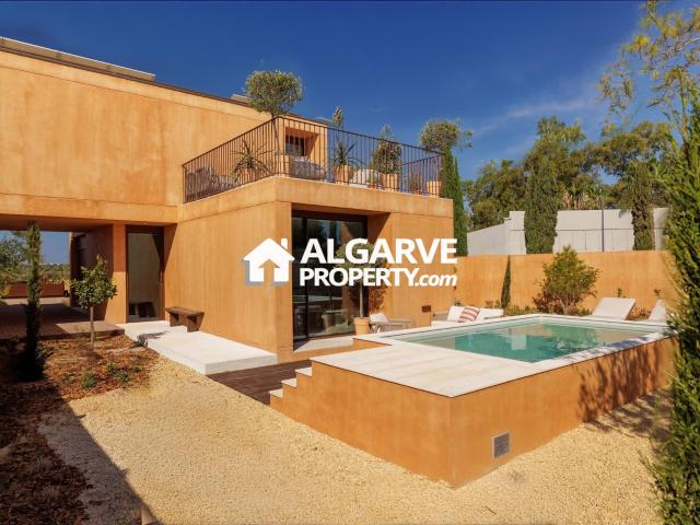 Luxuosa moradia com 3 quartos com jardim e piscina privados em Vilamoura, Algarve, Loulé, Vilamoura