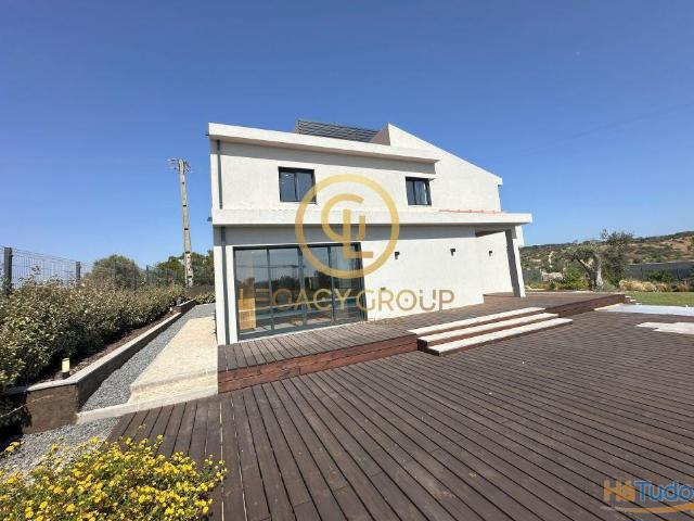 Luxuosa Moradia t4 com piscina e jardim Quarteira | 26084009256