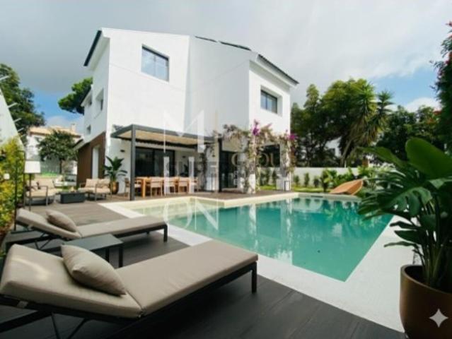 LUXUOSA MORADIA T5 COM PISCINA EM SÃO JOAO DO ESTORIL