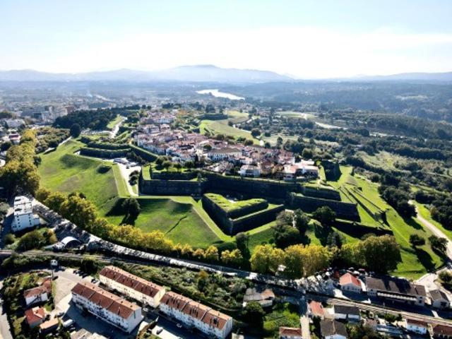 LUXUOSA MORADIA V5 » NO CENTRO DA CIDADE DE VALENÇA