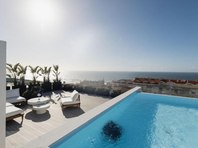 Luxuosa Penthouse T3 Duplex com piscina e vista mar no centr. 166m² Ericeira