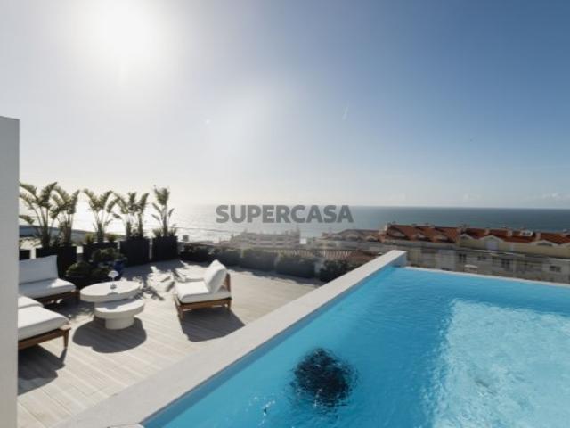 Luxuosa Penthouse T3 Duplex com piscina e vista mar no centro da Ericeira